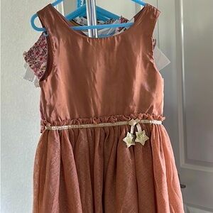 Girls size 6-7 H&M tan/gold sparkle dress with 2 gold stars dangling